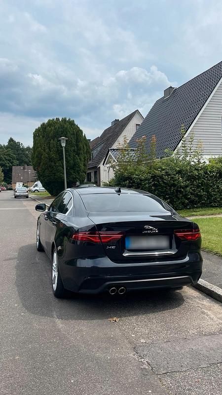 Gebraucht Jaguar XE 180 PS (132 kW) 2020 Schwarz Limousine