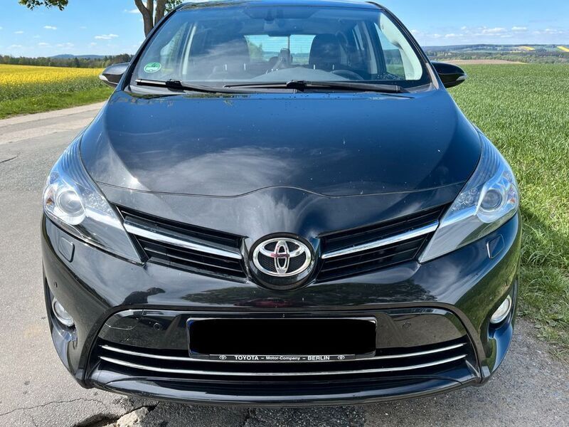Gebraucht 2015 Toyota Verso Multidrive S Van / Kleinbus | 13.999 € (Fairer Preis) - Bild 1/4
