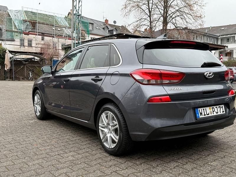 Gebraucht Hyundai i30 Style 136 PS (100 kW) 2018 Grau Limousine