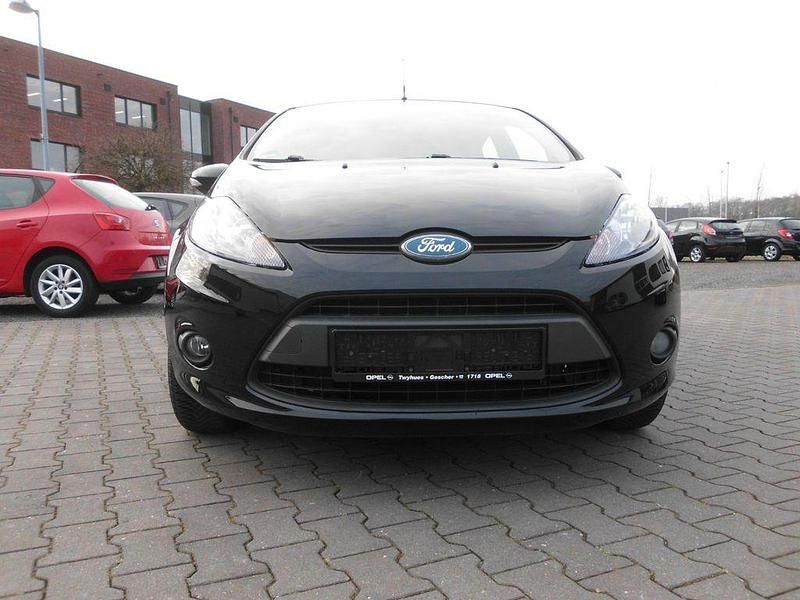 Gebraucht Ford Fiesta 60 PS (44 kW) 2010 Schwarz Limousine