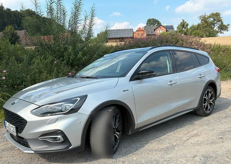 Silber Gebraucht 2019 Ford Focus Active Kombi | 11.999 € (Superpreis) - Bild 1/4
