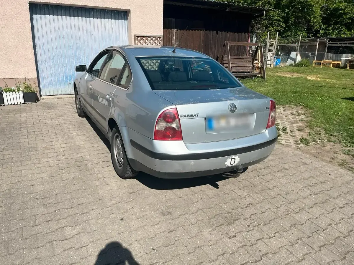 Gebraucht VW Passat 131 PS (96 kW) 2003 Silber Limousine