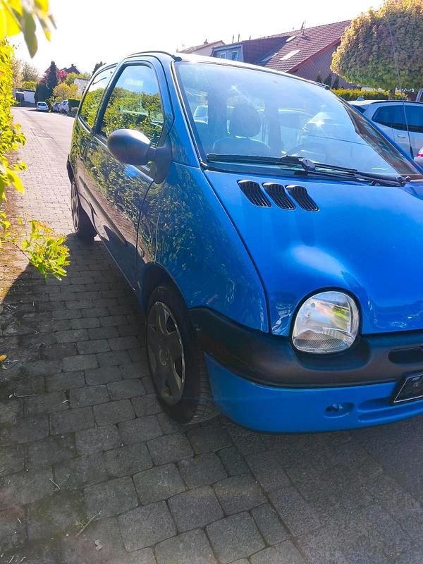 Second-hand Renault Twingo 58 CP (42 kW) 2006 Albastru Hatchback