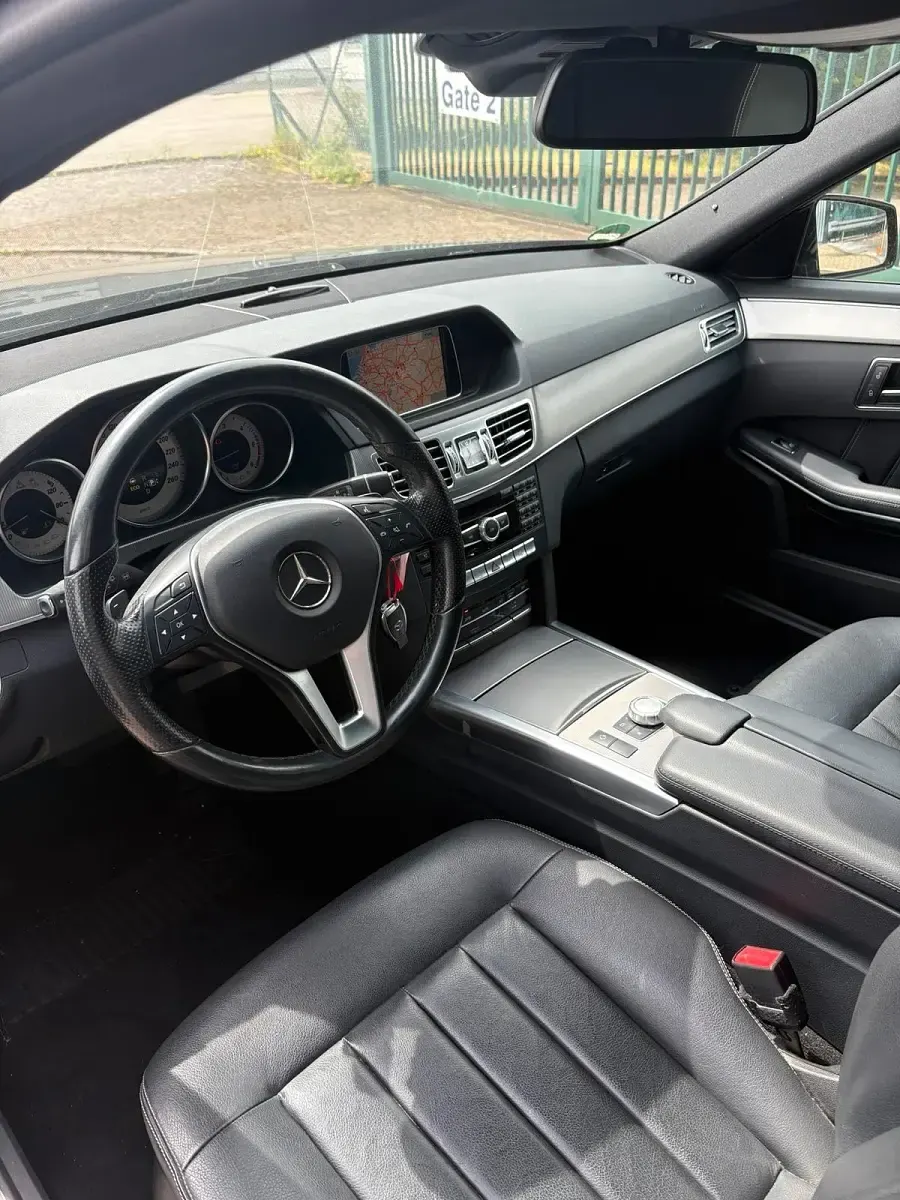 Gebraucht Mercedes E250 204 PS (150 kW) 2014 Schwarz Kombi