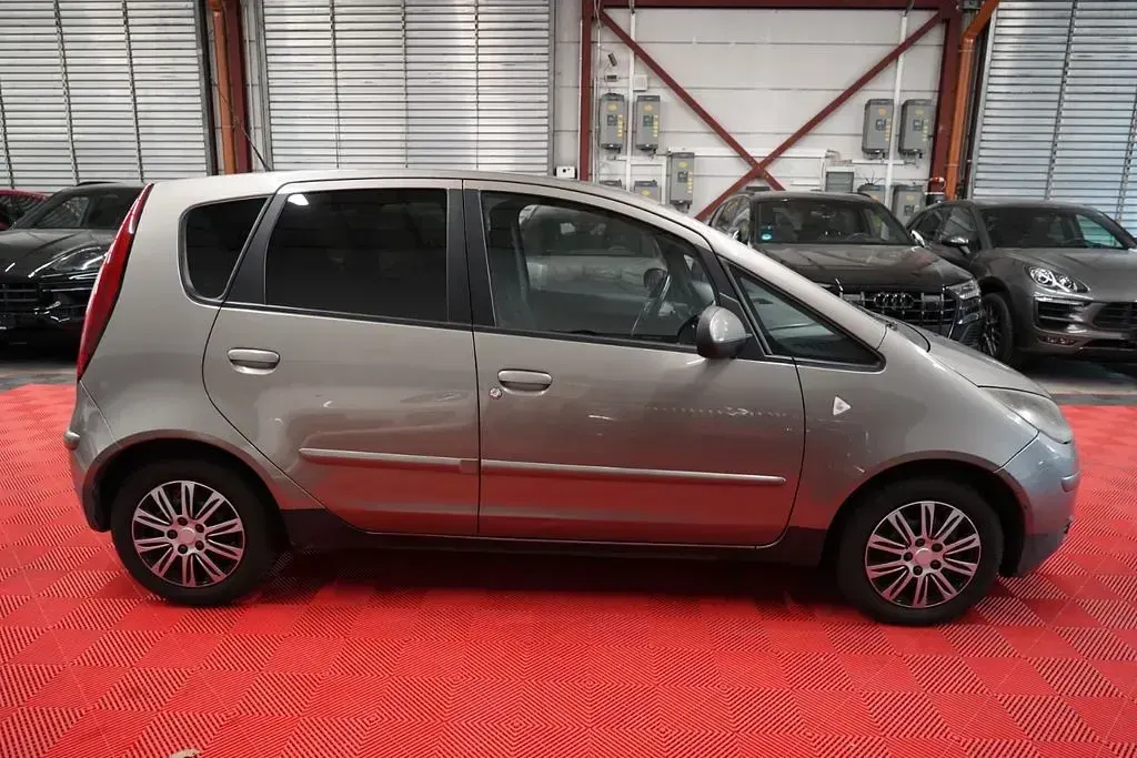 Gebraucht Mitsubishi Colt 95 PS (69 kW) 2007 Grau Van / Kleinbus