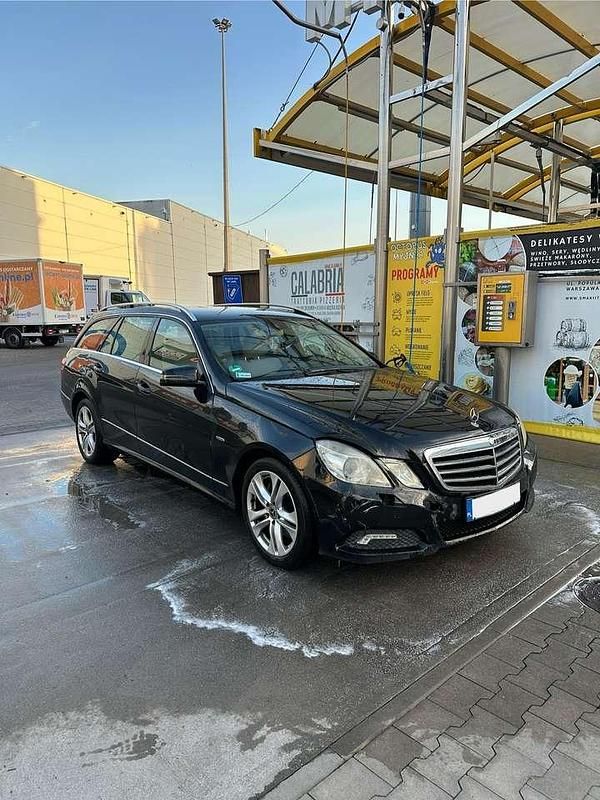 Gebraucht Mercedes E300 Avantgarde 204 PS (150 kW) 2010 Kombi