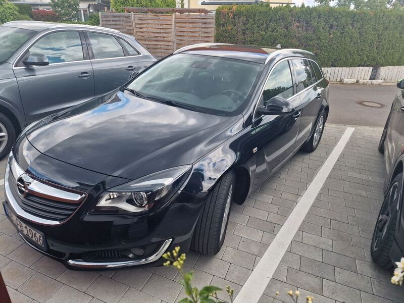Schwarz Gebraucht 2016 Opel Insignia Business Kombi | 5.900 € (Guter Preis) - Bild 1/3