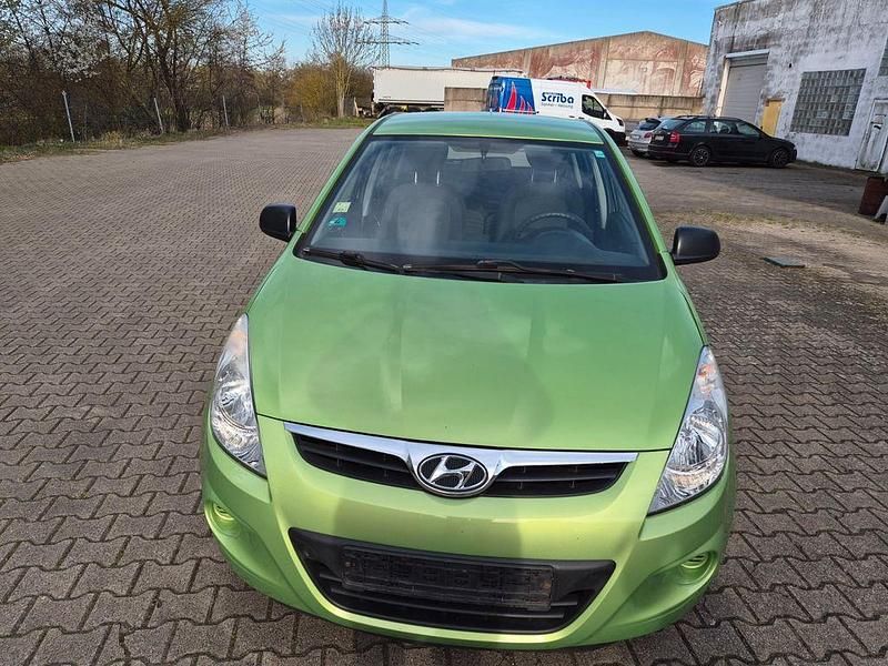 Gebraucht Hyundai i20 Classic 77 PS (56 kW) 2012 Kleinwagen