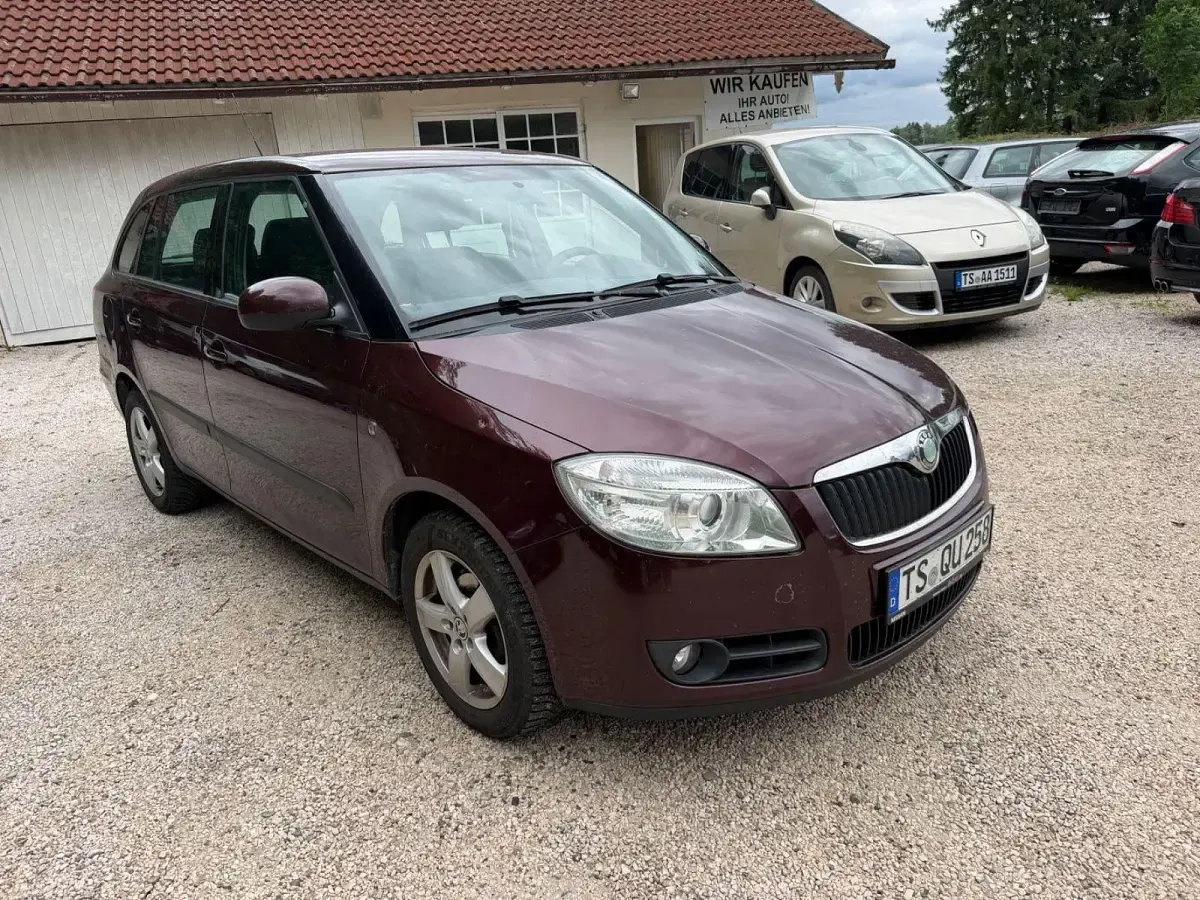 Gebraucht Skoda Fabia Ambiente 86 PS (63 kW) 2010 Rot Kombi