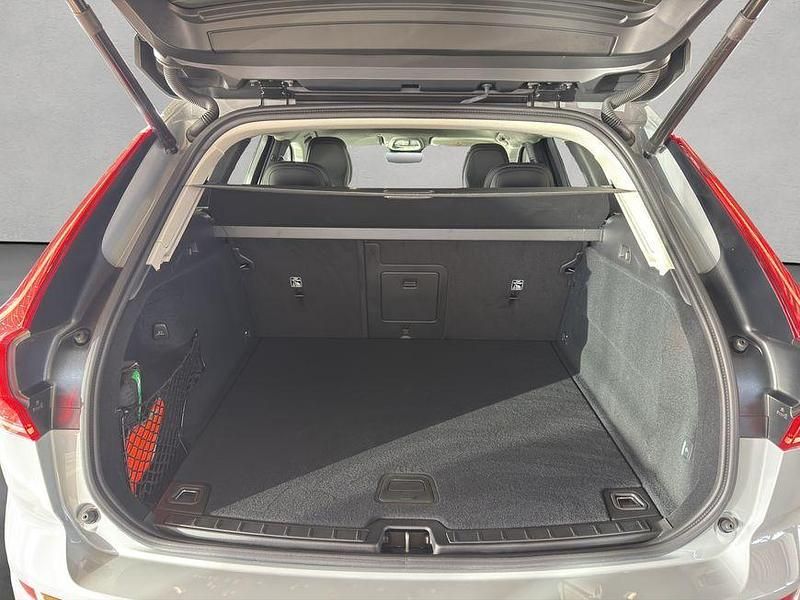 Gebraucht Volvo XC60 Core 250 PS (183 kW) 2024 Vapour grey SUV