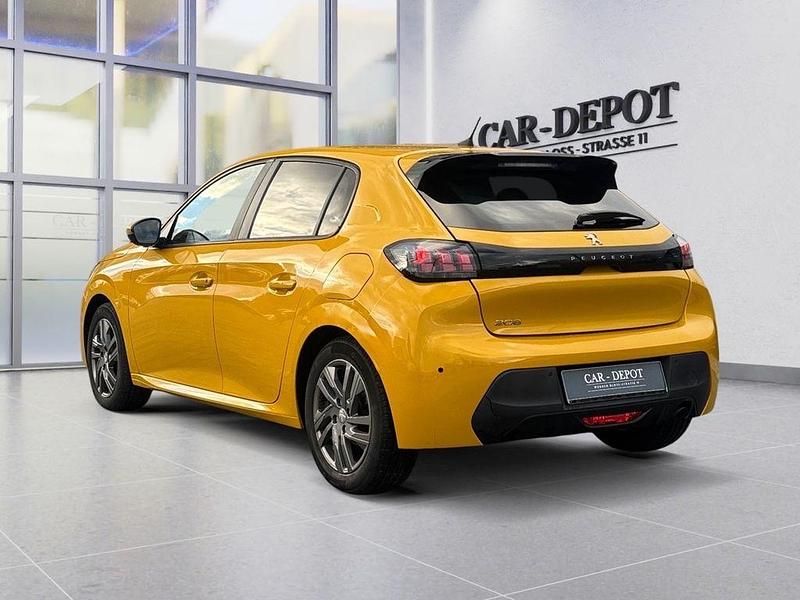 Gebraucht Peugeot 208 Active 101 PS (74 kW) 2024 Gelb Kleinwagen
