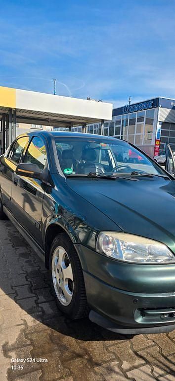 Gebraucht Opel Astra 101 PS (74 kW) 2000 Grün Limousine