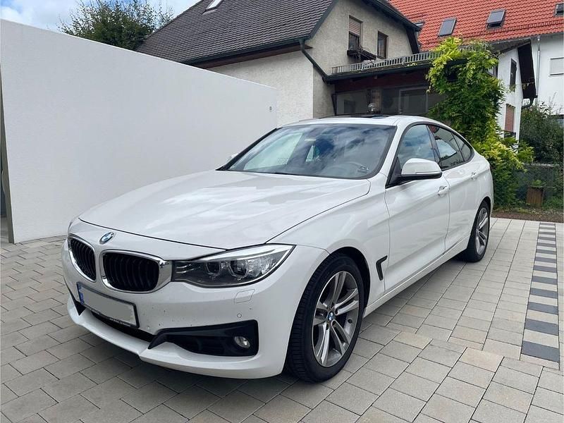 Weiß Gebraucht 2015 BMW 320 Gran Turismo Sport Line Limousine | 16.500 € (Fairer Preis) - Bild 1/4