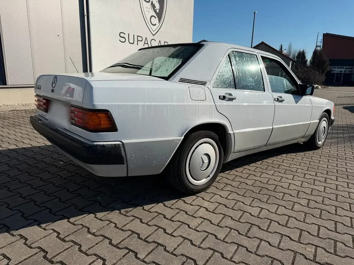 Gebraucht Mercedes 190 75 PS (55 kW) 1997 Weiß Limousine
