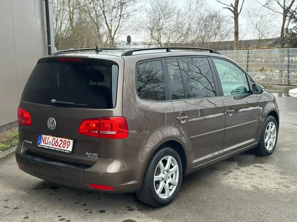Usata VW Touran Comfortline 140 CV (102 kW) 2012 Marrone Monovolume