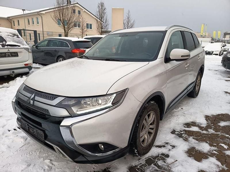 Weiß Gebraucht 2019 Mitsubishi Outlander SUV | 11.000 € (Guter Preis) - Bild 1/4