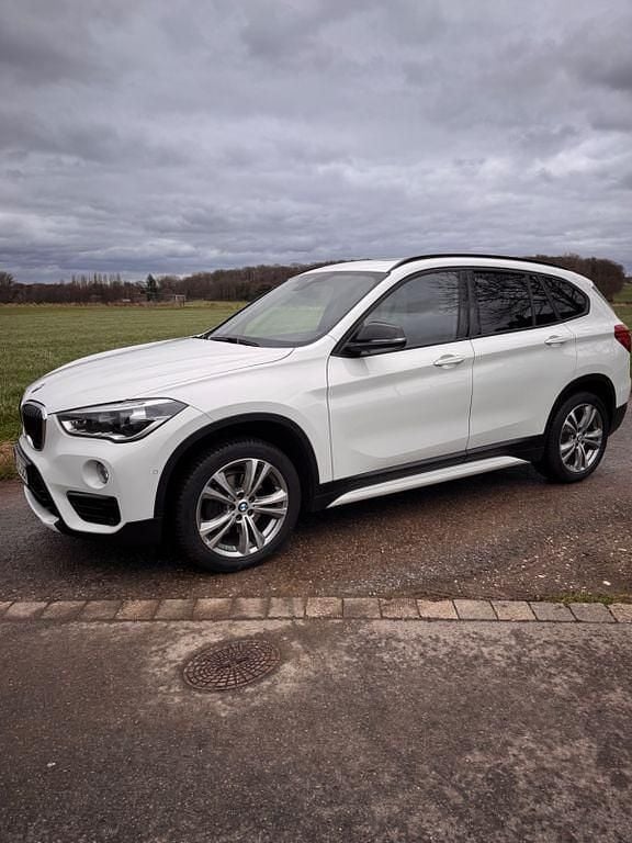 Weiß Gebraucht 2018 BMW X1 M Sport SUV | 19.900 € (Guter Preis) - Bild 1/4