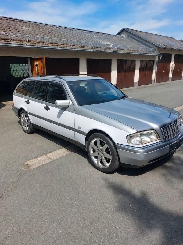 Silber Gebraucht 1999 Mercedes 200 Kombi | 1.750 € (Fairer Preis) - Bild 1/4