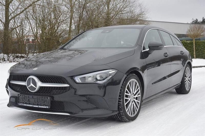 Gebraucht Mercedes CLA200 Shooting Brake 163 PS (119 kW) 2023 Schwarz Kombi