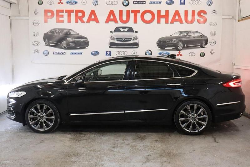 Gebraucht Ford Mondeo Vignale 188 PS (138 kW) 2022 Schwarz Limousine