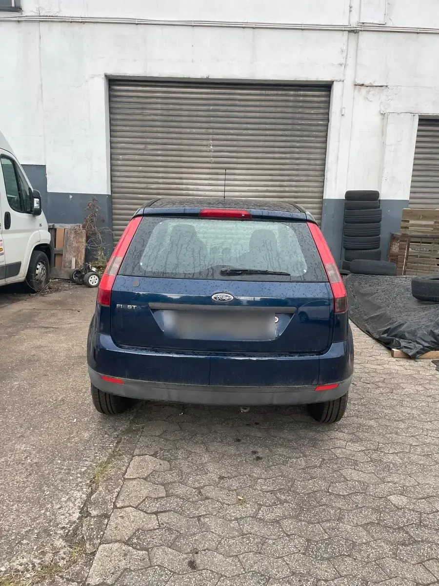 Gebraucht Ford Fiesta 69 PS (50 kW) 2004 Blau Kleinwagen
