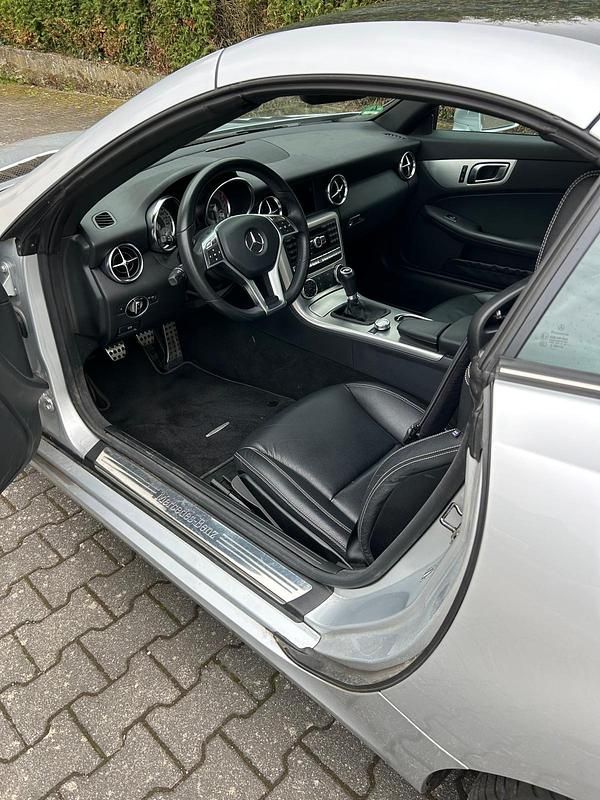 Gebraucht Mercedes SLK200 184 PS (135 kW) 2012 Silber Cabrio