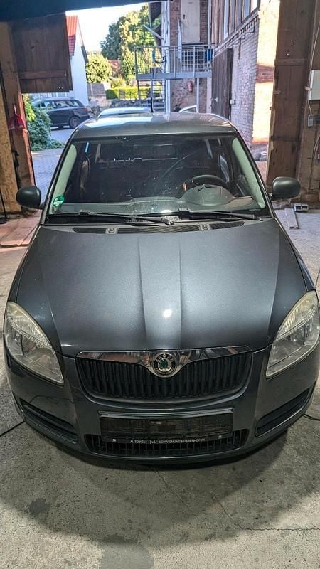 Grau Gebraucht 2010 Skoda Fabia Kleinwagen | 1.700 € (Superpreis) - Bild 1/4