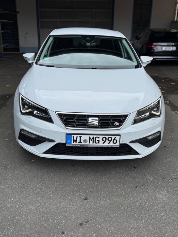 Weiß Gebraucht 2017 Seat Leon FR Limousine | 14.399 € (Guter Preis) - Bild 1/4