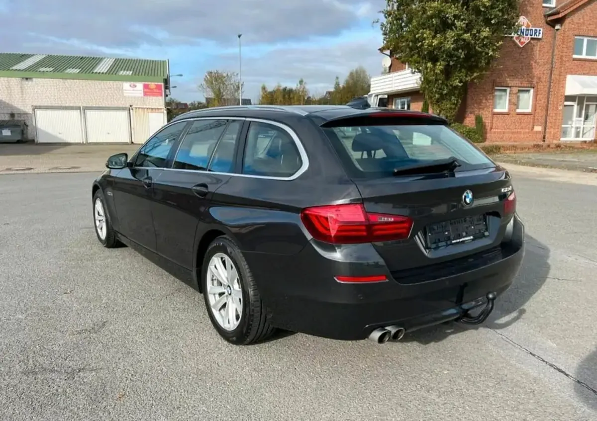 Gebraucht BMW 518 226 PS (166 kW) 2016 Schwarz Kombi