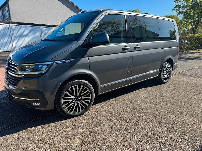 Usata VW Multivan 204 CV (150 kW) 2022 Grigio Monovolume