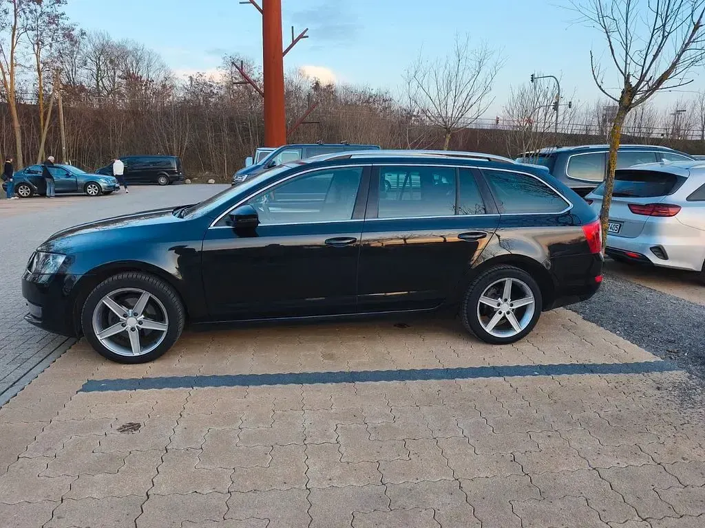 Gebraucht Skoda Octavia Style 150 PS (110 kW) 2015 Schwarz Kombi