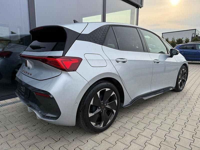 Gebraucht Cupra Born 169 kW (231 PS) 2023 Geysirsilber Kleinwagen