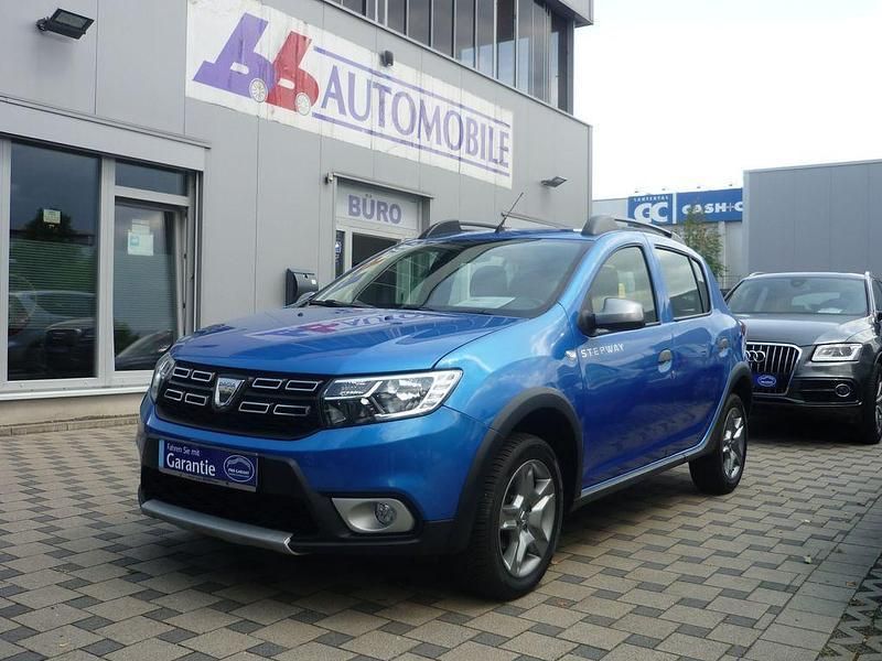 Blau Gebraucht 2019 Dacia Sandero Prestige Kleinwagen | 11.590 € (Teuer) - Bild 1/4