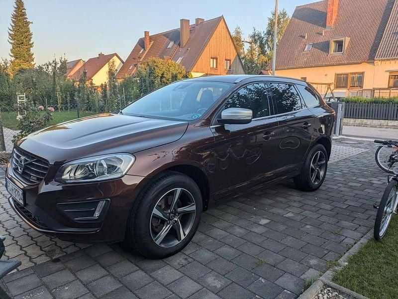 Braun Gebraucht 2015 Volvo XC60 R-Design SUV | 11.890 € (Superpreis) - Bild 1/4