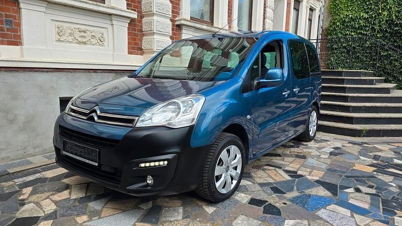 Blau Gebraucht 2018 Citroën Berlingo Van / Kleinbus | 5.500 € (Superpreis) - Bild 1/4