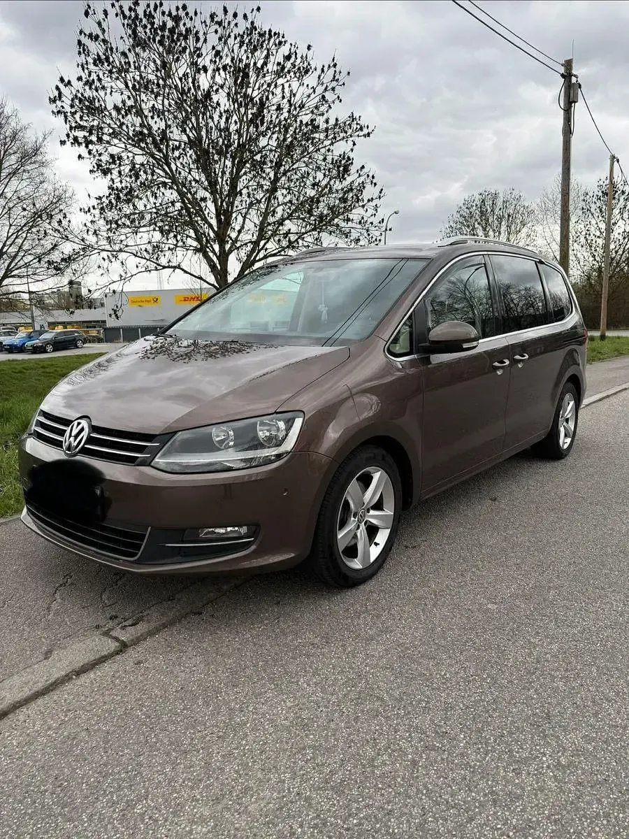 Gebraucht VW Sharan Trendline 170 PS (125 kW) 2011 Braun Van / Kleinbus