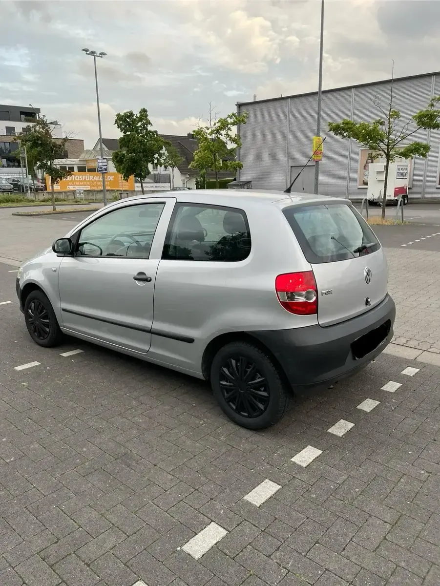 Usado VW Fox 54 CV (39 kW) 2008 Plateado Utilitario