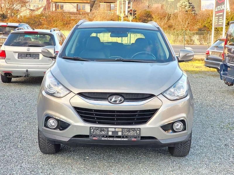 Gebraucht Hyundai Tucson Style 163 PS (119 kW) 2010 Sirius silver SUV