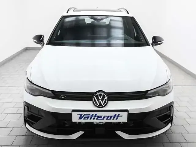 Gebraucht VW Golf VIII R 333 PS (244 kW) 2025 Weiss Kombi