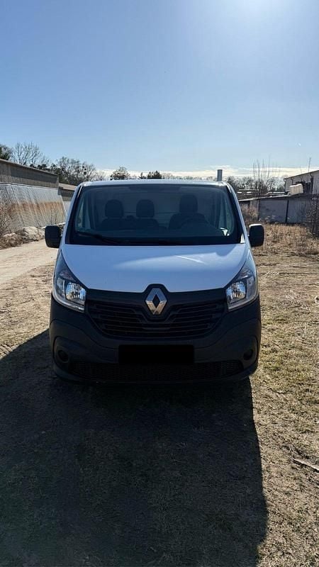 Gebraucht Renault Trafic 95 PS (69 kW) 2017 Weiß Van / Kleinbus