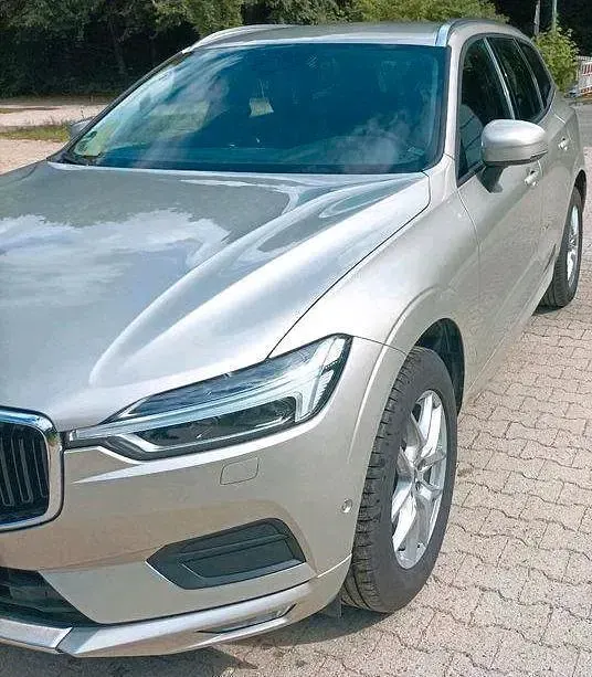 Gebraucht Volvo XC60 180 PS (132 kW) 2018 Andere farben SUV