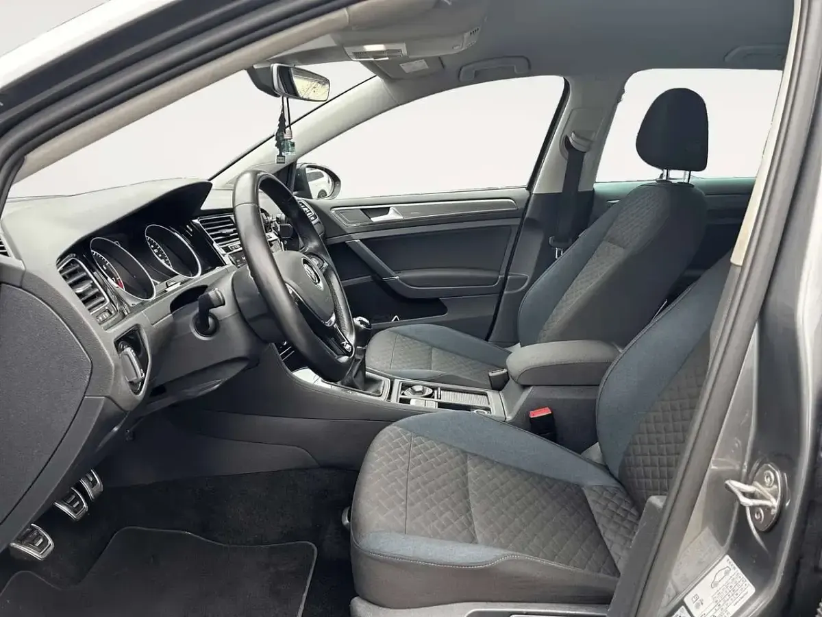Gebraucht VW Golf VII 116 PS (85 kW) 2020 Silber Limousine