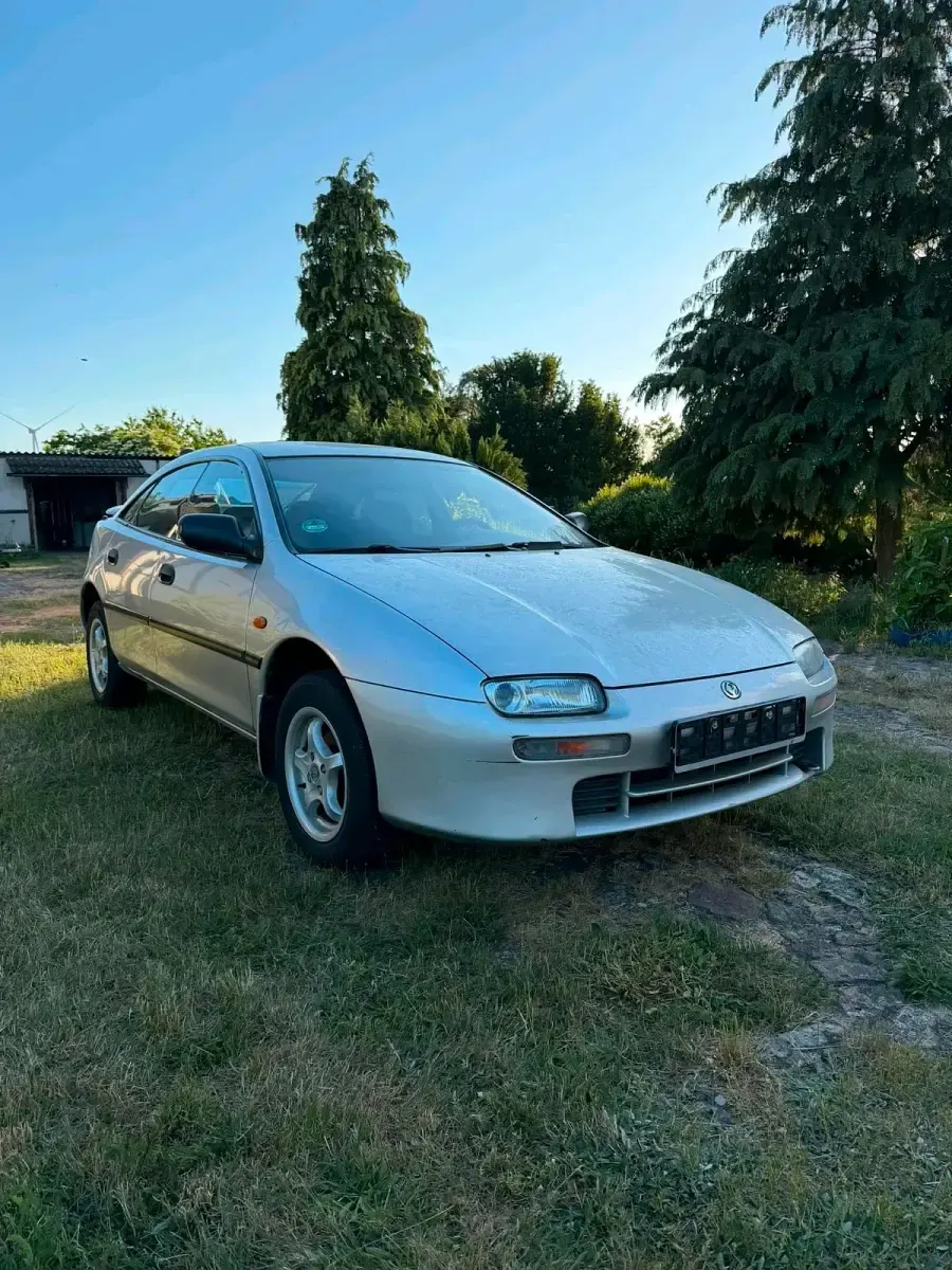 Gebraucht Mazda 323F 1996 Silber Kleinwagen