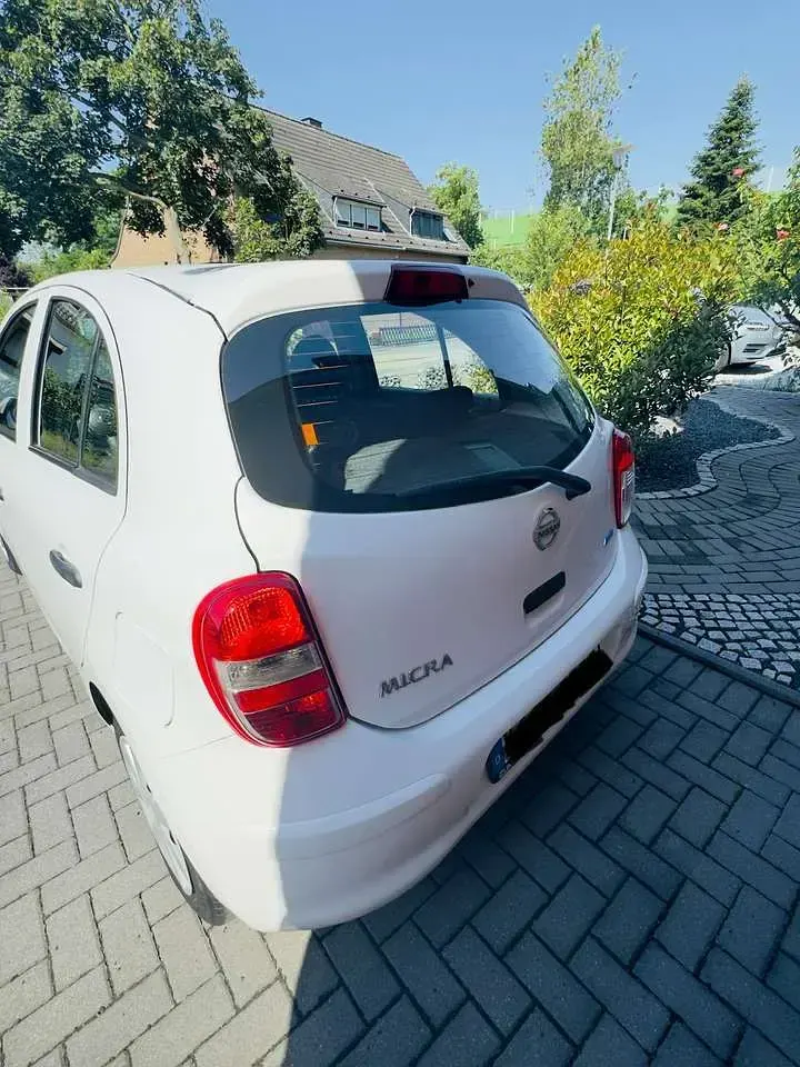 Gebraucht Nissan Micra Acenta 80 PS (58 kW) 2013 Weiß Kleinwagen