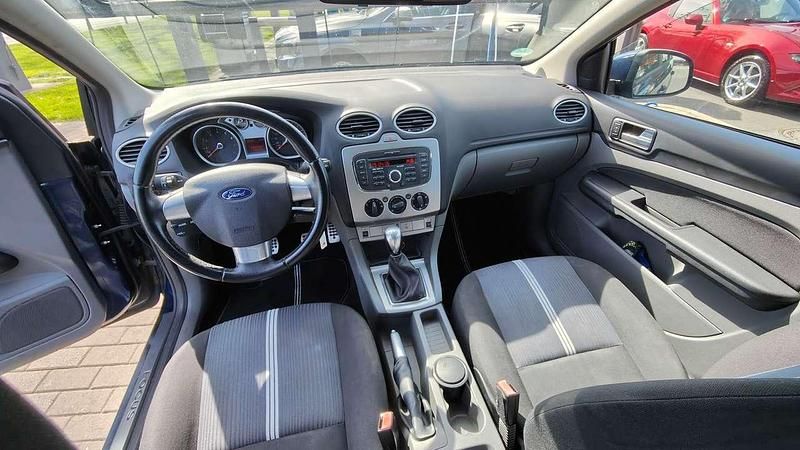 Gebraucht Ford Focus Viva 101 PS (74 kW) 2010 Blau Kombi