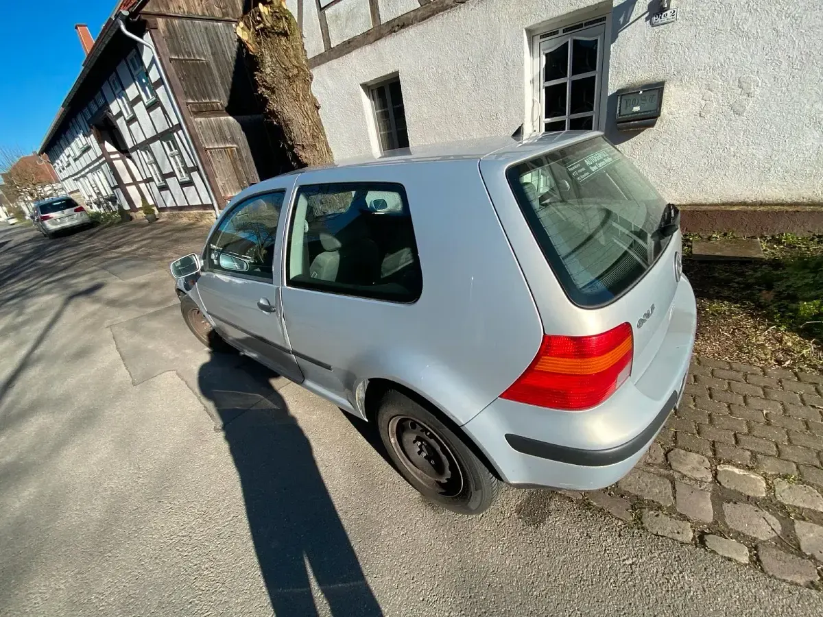 Gebraucht VW Golf 100 PS (73 kW) 1998 Silber Coupé