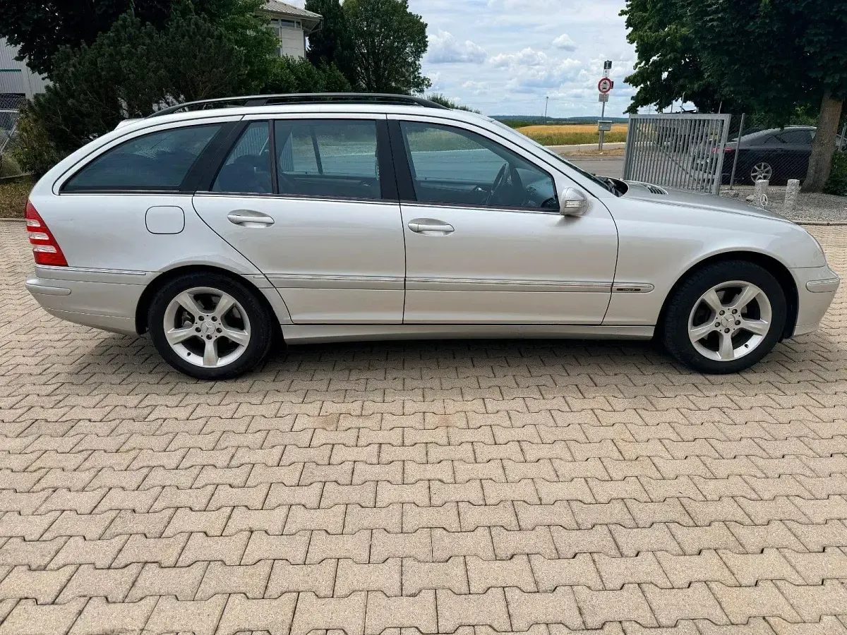 Gebraucht Mercedes C180 Avantgarde 143 PS (105 kW) 2004 Silber Kombi
