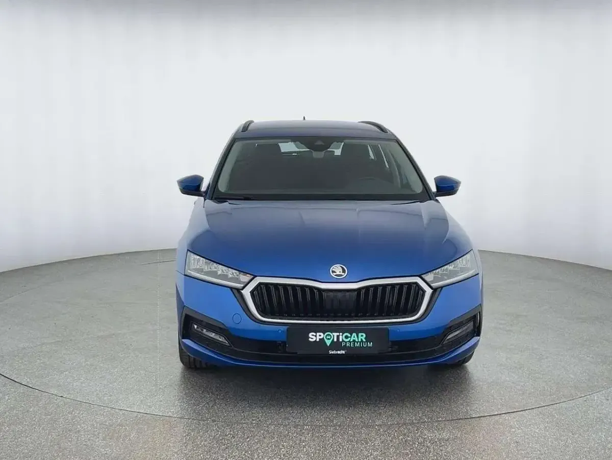 Gebraucht Skoda Octavia Ambition 204 PS (150 kW) 2023 Blau Kombi