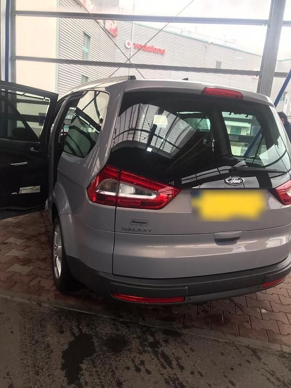 Gebraucht Ford Galaxy 140 PS (102 kW) 2012 Grau Van / Kleinbus