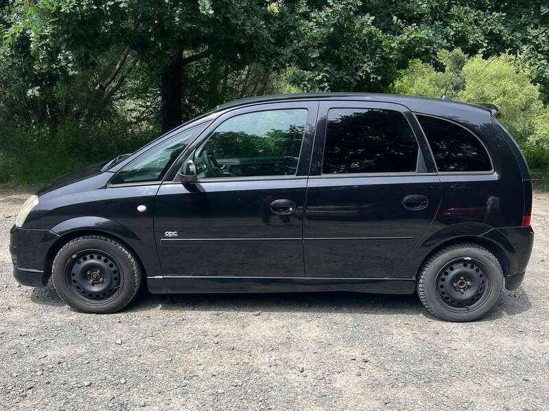 Schwarz Gebraucht 2006 Opel Meriva Cosmo Van / Kleinbus | 2.590 € (Fairer Preis) - Bild 1/4